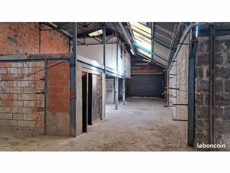 bordeaux barriere de begles a louer entrepot 290 m2 + bureau
