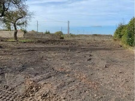 terrain  1400  m2