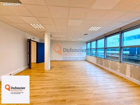 bureaux 159 m² chasseneuil du poitou