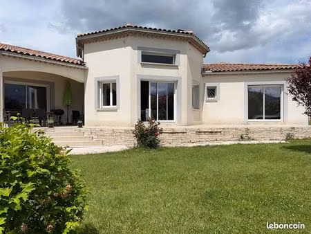 villa 5 pièces 136 m²