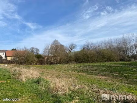 terrain 1380 m² la meyze
