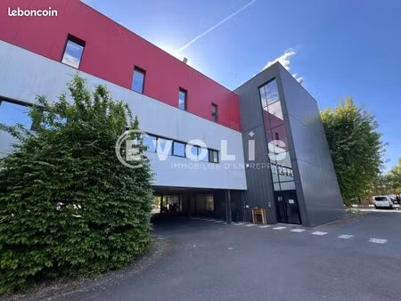 bureau 1 053 m²