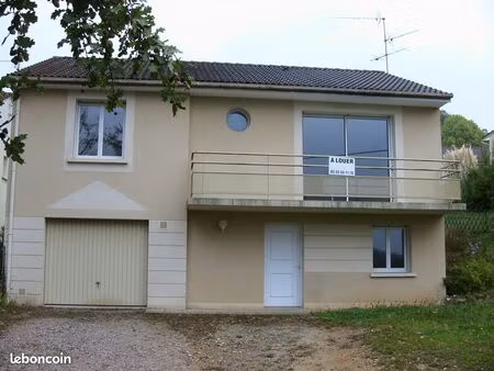 maison au calme et lumineuse condat