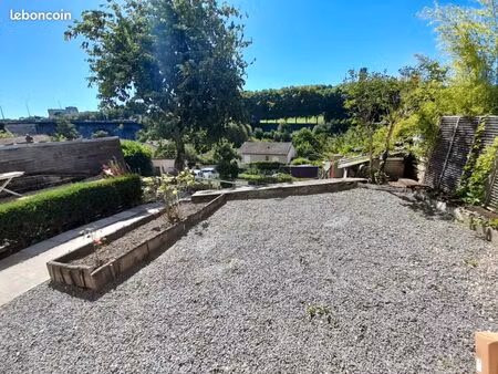 joli t2 bords de vienne avec terrasse et jardin potager