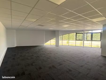 bureaux à louer à sainte-eulalie (33)