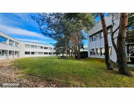 bureau privé à louer pour 1 personnes à bordeaux  merignac airport merignac