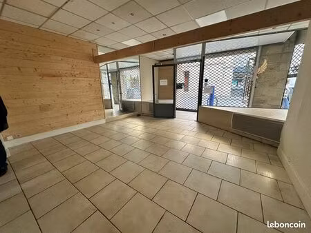 local commercial 85 m² coutras