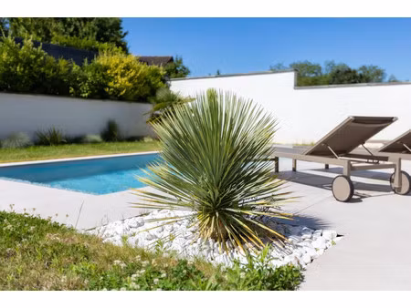 villa de luxe à vendre à sathonay-village