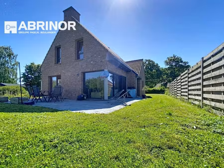 villa de luxe à vendre dans le quartier le paradis-les tertres