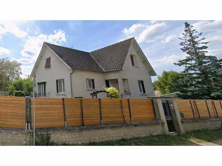 maison sur sous-sol total  rénovée  4 chambres