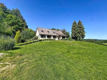 maison traditionnelle 6 chambres avec vue sur la vallée