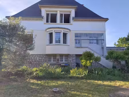 belle maison familiale  5 chambres  ayant bénéficié d'une belle rénovation en 2016.