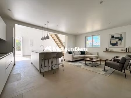 la garde : maison rénovée avec jardin 200 m² – au calme