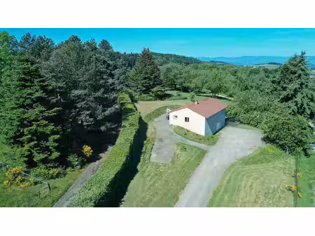 villa de plain-pied sur 2200 m² de terrain clos