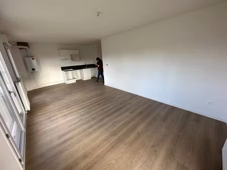 location appartement 3 pièces 64.6 m² à clermont (60600)  820 €