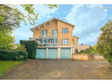 maison 8 pièces 161 m²