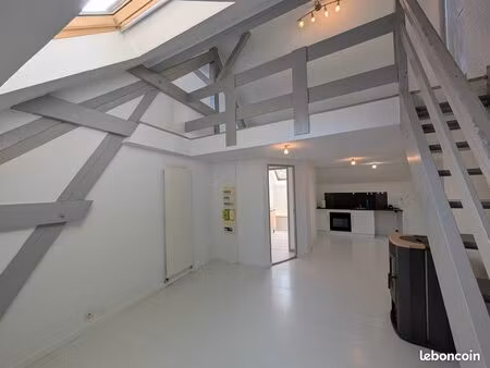 appartement 3 pièces de 70m² avec 2 chambres + mezzanine + extérieur + cave à st maurice/t