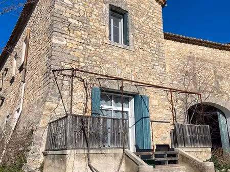 grand appartement duplex dans mas viticole à 20 min de montpellier
