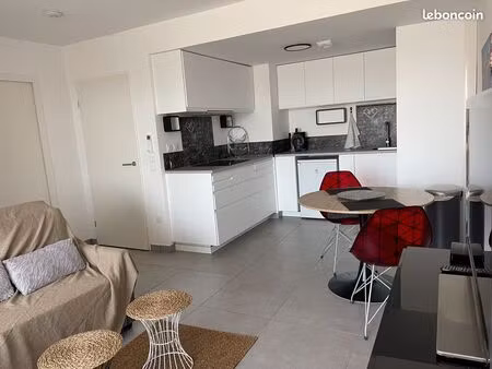t2 43 m² meublé et ciimatisé à maurin (lattes)