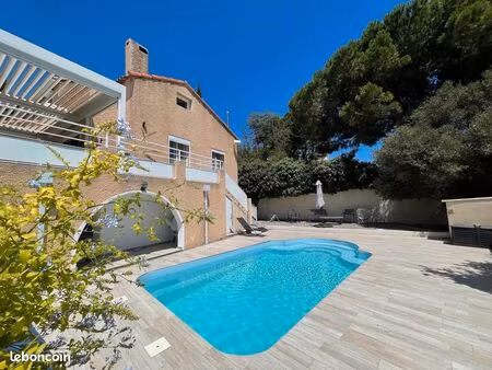 maison avec jardin et piscine