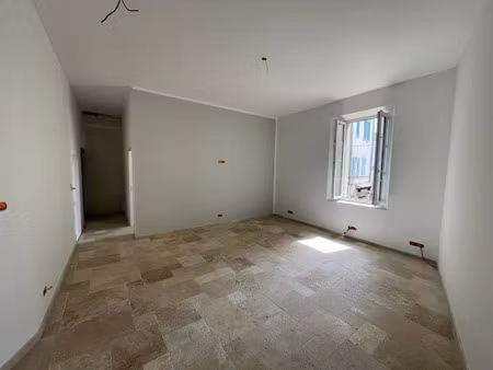 vente immeuble 0 pièces 104 m² à le luc (83340)  220 000 €