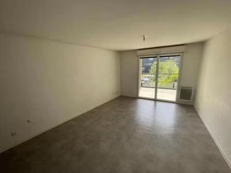 location appartement 3 pièces à saint-herblain bourg-solvardière-pelousière (44800) : à lo