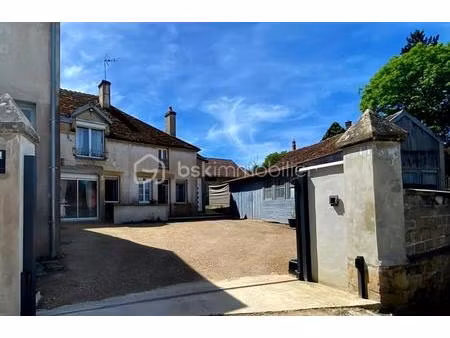 charmante maison authentique et unique ! a proximité de la sortie d'autoroute et de 2 heur