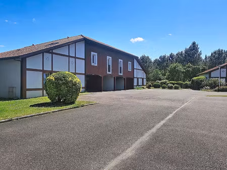 appartement biscarrosse 2 chambres  jardinet et parking couvert