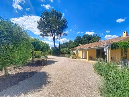 villa plain pied de 125m² - 3 chambres - terrain plat d'environ 1600m²