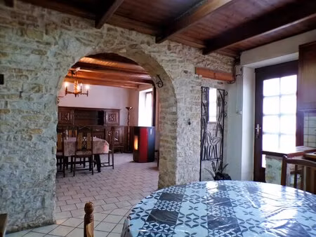 maison de village en pierre