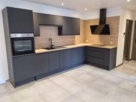 appart impeccable 2 ch +2 parkings privés
