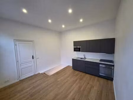 espace professionnel rénové près d’herman-debroux
