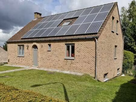 superbe villa fraichement rénovée à oisquercq