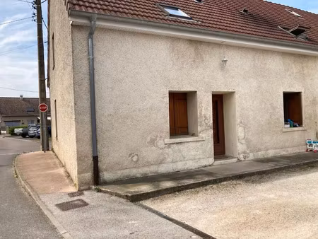 location maison 4 pièces 76 m² à sevrey (71100)  725 €