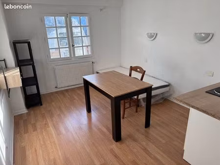 studio 25m2 barbazan débat