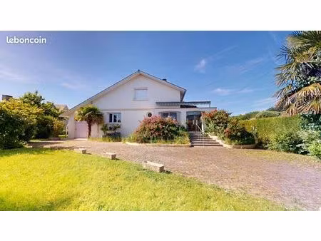 maison 9 pièces 140 m²
