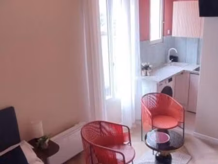 studio 1 pièce 14 m²
