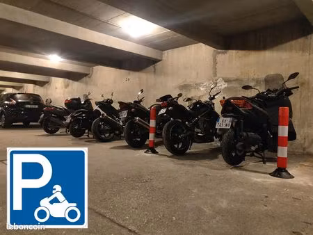 place de parking moto sécurisée - ourcq / laumière
