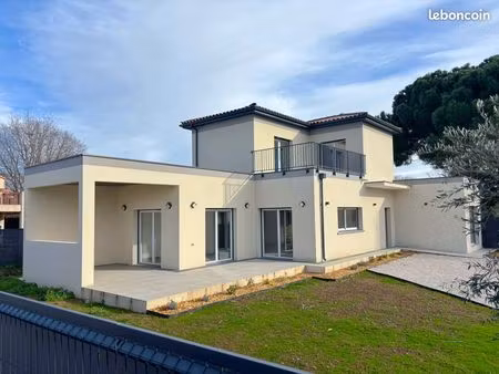 villa avec jardin location meublée 4 chambres 1 bureau 135 m² r+1