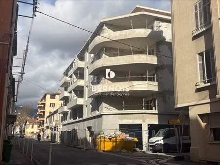 vente commerce toulon 83000 60m²