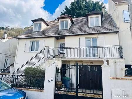 maison 6 pièces 130 m2 + sous-sol total sur un terrain de 300 m2