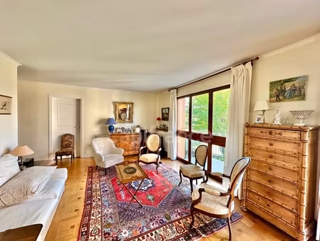 bel appartement lumineux 95 m2 avec 3 balcons