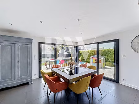 maison contemporaine 8 pièces à vendre à plabennec - réf. jp2485