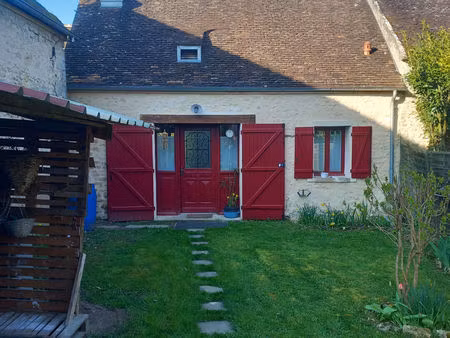 au coeur du village ravissante maison de pays parfait état