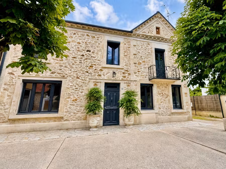 lot-et-garonne-proche fumel maison de village en pierre rénovée avec maison d'amis indépen