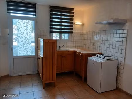 a louer à l'année studio lodeve
