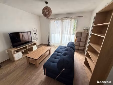 location t2 meublé – 44 m² – bron centre