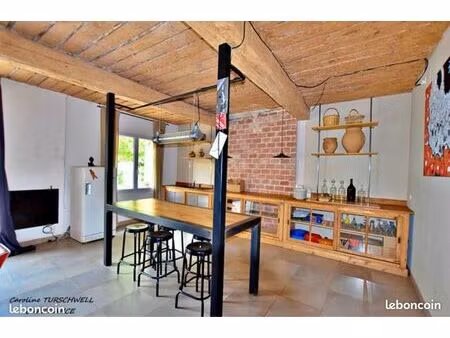 location superbe loft équipé meublé à cuers