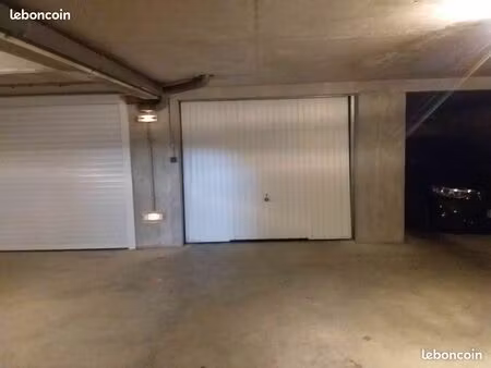 box 15 m2 sécurisé en sous sol residence récente disponible debut juillet 2026
