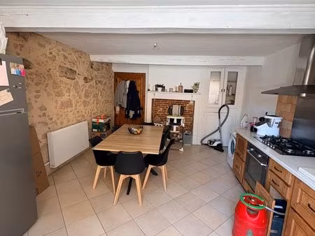 location maison de village